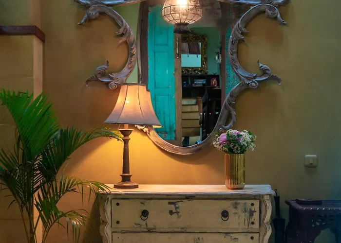 New Live Like A Queen - Unique Victorian House * Ubud