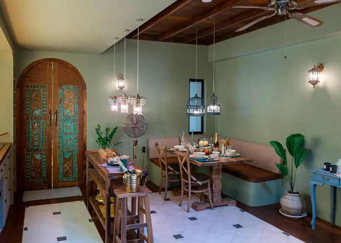 New Live Like A Queen - Unique Victorian House * Ubud