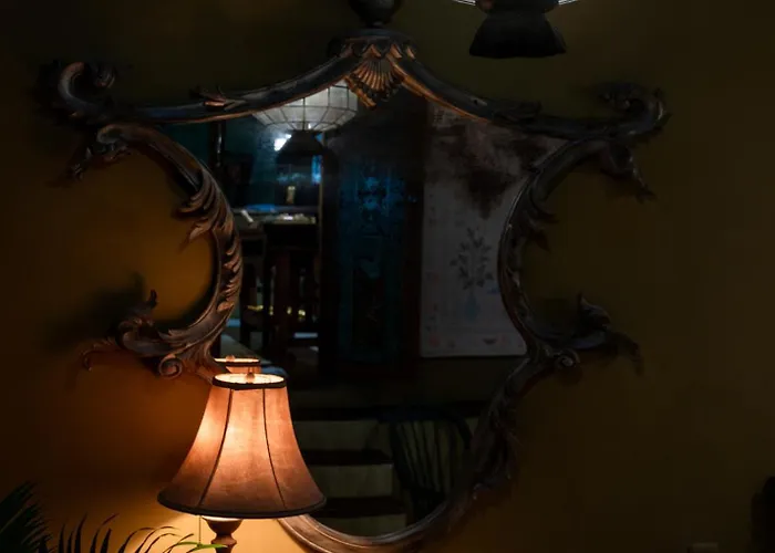 New Live Like A Queen - Unique Victorian House Ubud