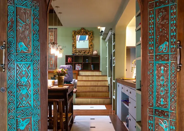 Villa New Live Like A Queen - Unique Victorian House Ubud